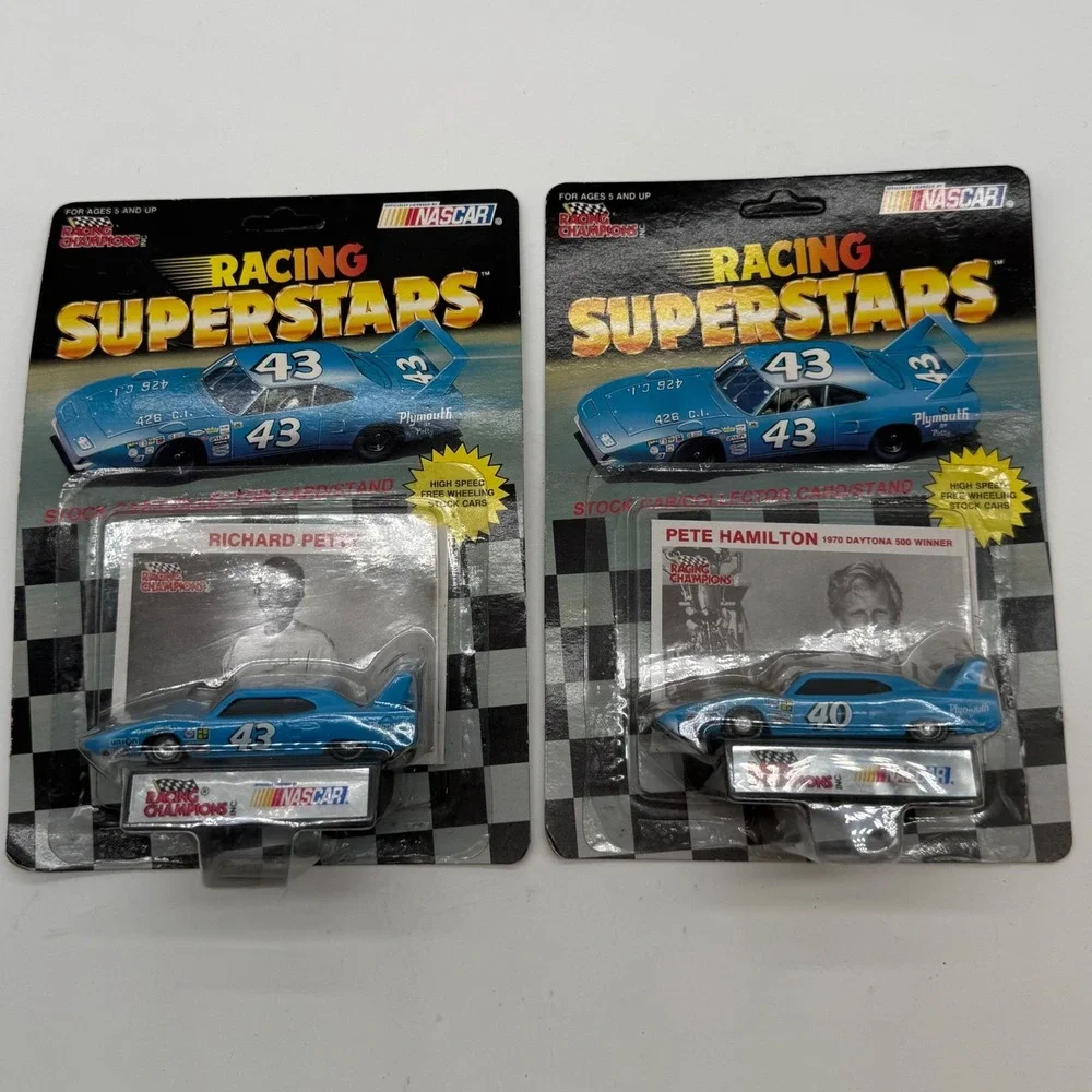 Racing Champions 1991 NASCAR Richard Petty Pete Hamilton Plymouth Superbird 1:64